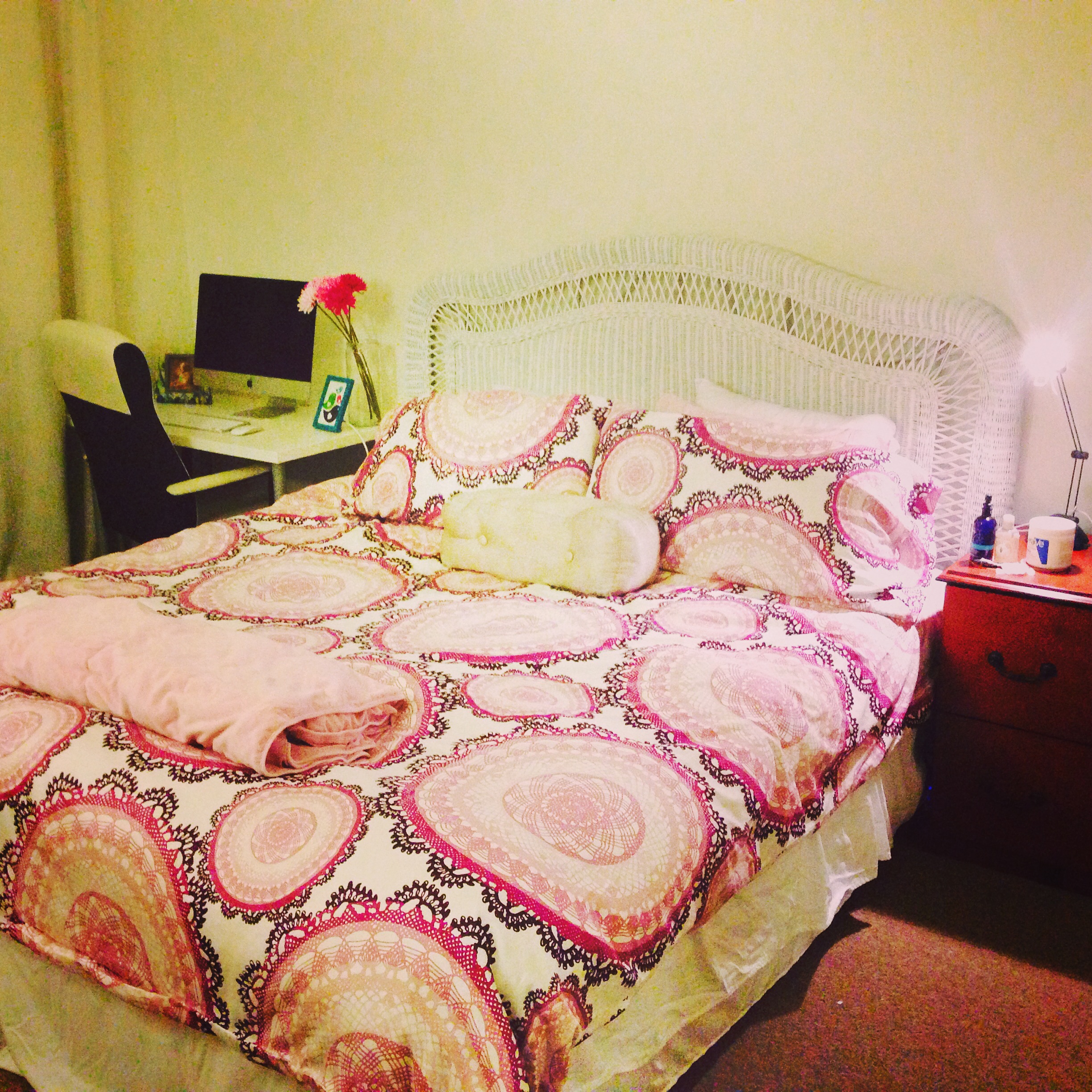 I re-arranged my room to include some work space and got this cute new bedding from Ikea!